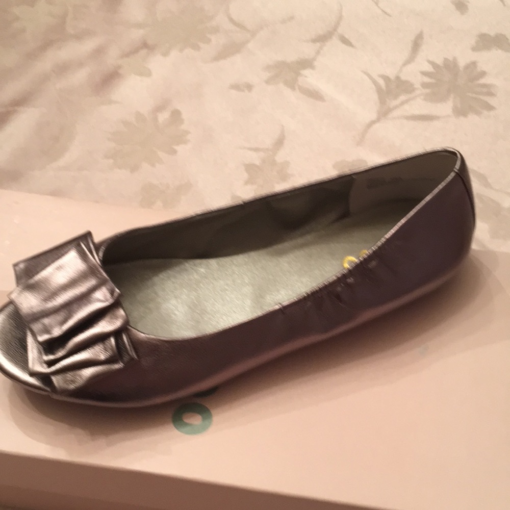 Shoes by me too